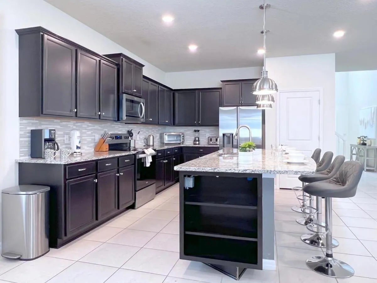 Luxurious Pool Home With Private Pool-2061Lc Davenport