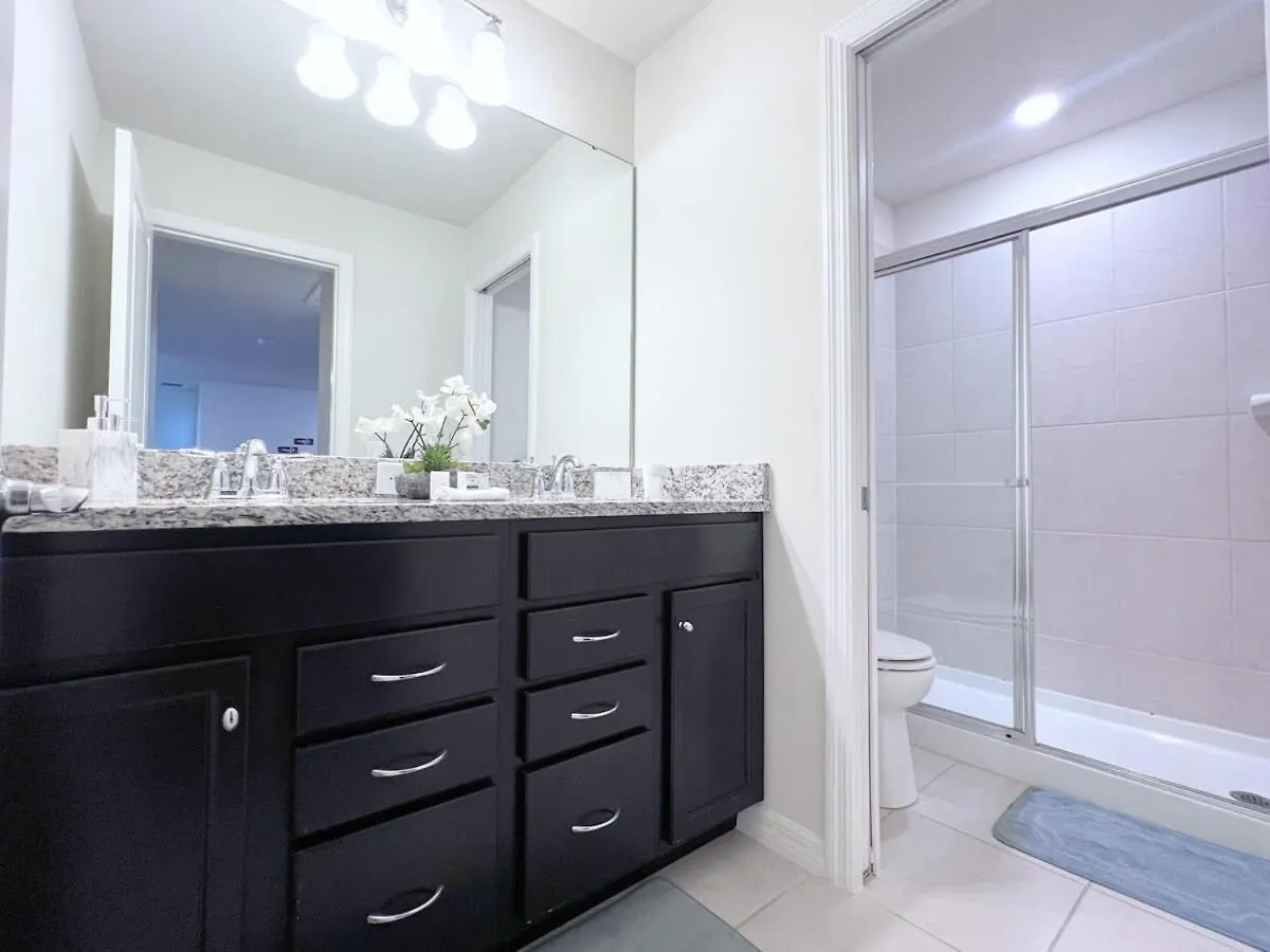 Luxurious Pool Home With Private Pool-2061Lc Davenport 0*,