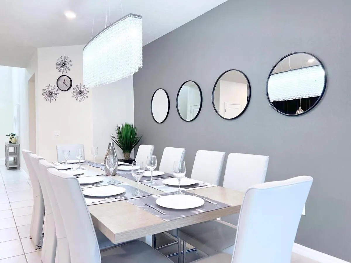 Luxurious Pool Home With Private Pool-2061Lc Davenport 0*,