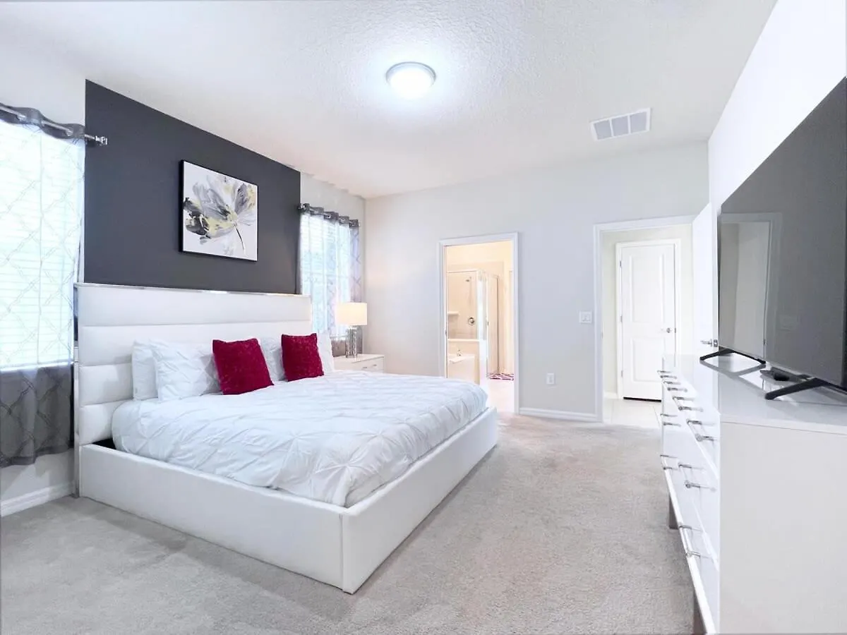 Luxurious Pool Home With Private Pool-2061Lc Davenport 0*,